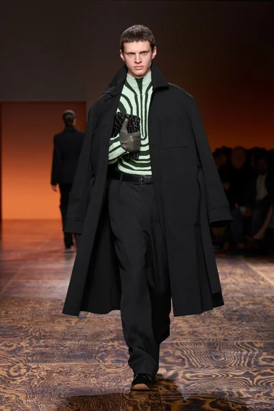 Look 70